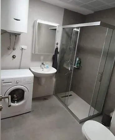 5 アパート スコピエ