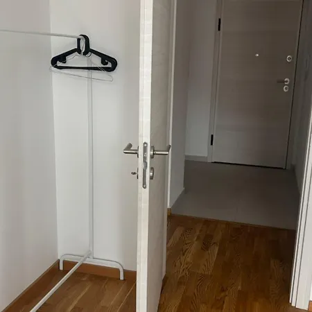 Apartment 5
